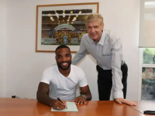 Alexandre Lacazette Signs Deal With Arsenal (Photos)